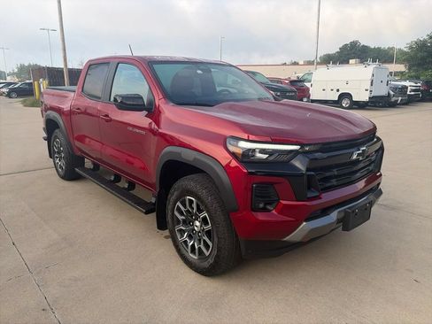 Used 2024 Chevrolet Colorado Z71 w/ Z71 Convenience Package 2 AWD/4WD image 5