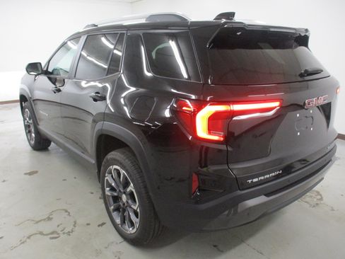 New 2026 GMC Terrain Elevation w/ Elevation Premium Package FWD image 7