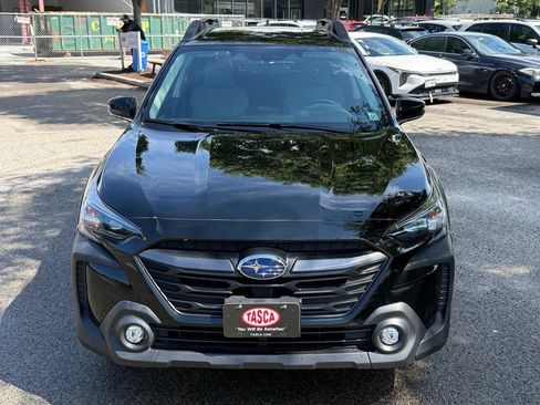 Certified 2025 Subaru Outback Premium AWD/4WD image 2