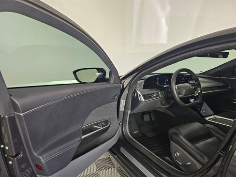 Used 2024 Lucid Air Touring image 23
