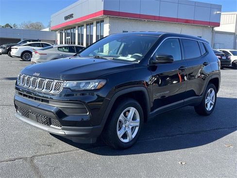 Used 2024 Jeep Compass Sport image 7