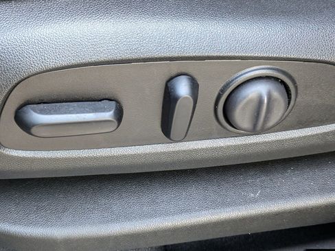 Used 2021 Chevrolet Equinox LT image 21