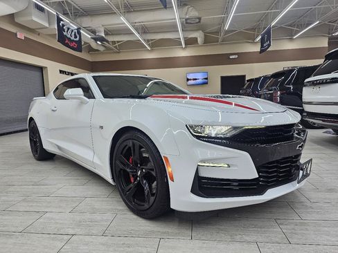 Used 2019 Chevrolet Camaro SS RWD image 4