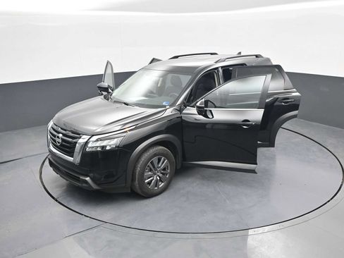 Used 2025 Nissan Pathfinder SV AWD/4WD image 44