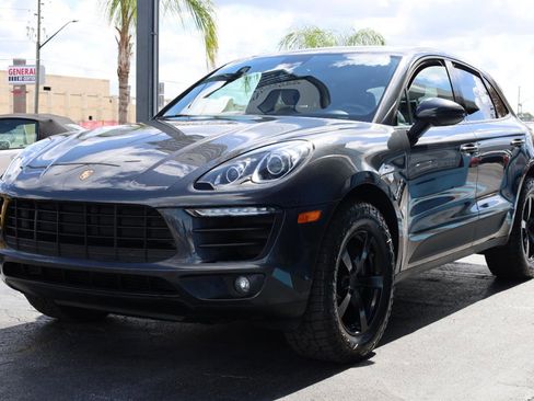 Used 2018 Porsche Macan AWD/4WD image 2