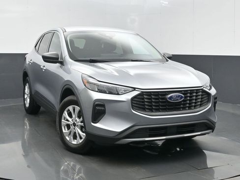 Used 2023 Ford Escape Active w/ Tech Pack #1 image 2