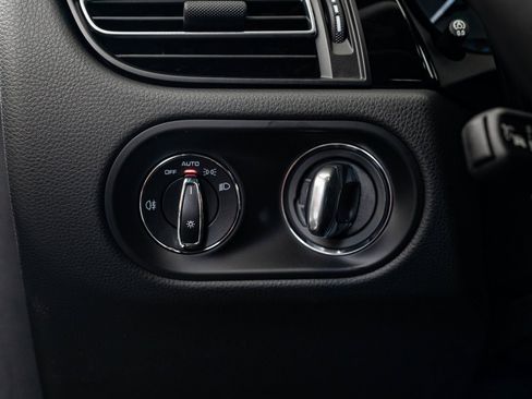 Certified 2024 Porsche Macan S image 43