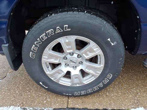 Used 2017 Nissan Titan XD image 27