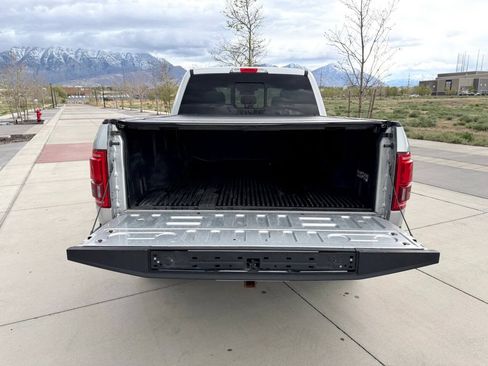 Used 2015 Ford F150 Platinum w/ Equipment Group 701A Luxury AWD/4WD image 9