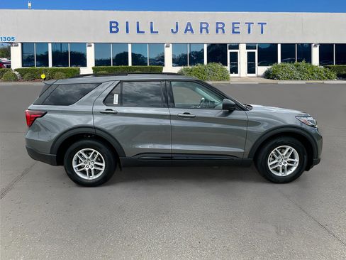New 2026 Ford Explorer Active RWD image 3