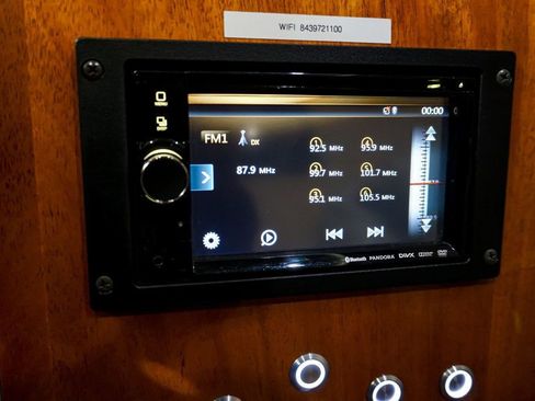 Used 2015 Mercedes-Benz Sprinter 2500 image 61