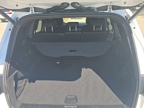 Used 2025 Mercedes-Benz GLB 250 GLB 250 image 30