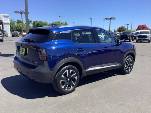 Used 2025 Nissan Kicks SR w/ Illumination Package AWD/4WD image 29