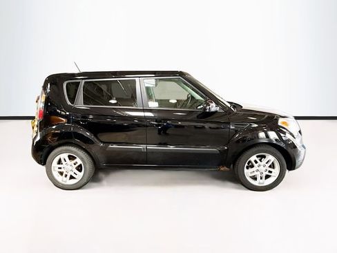 Used 2011 Kia Soul + w/ Audio Pkg FWD image 4