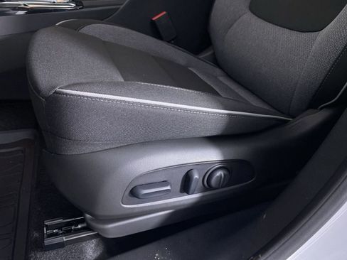 New 2026 Chevrolet TrailBlazer LT w/ Convenience Package FWD image 9