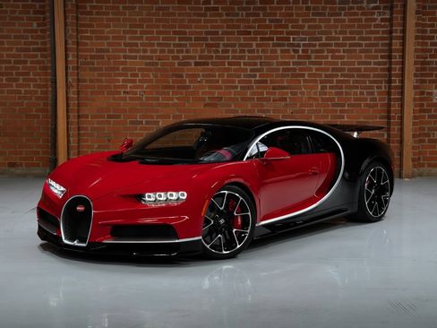 Used 2019 Bugatti Chiron image 3
