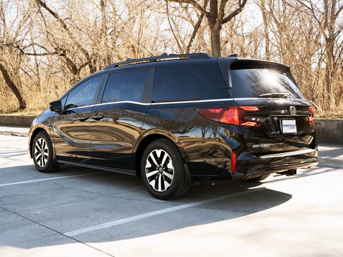 Used 2026 Honda Odyssey EX-L image 7