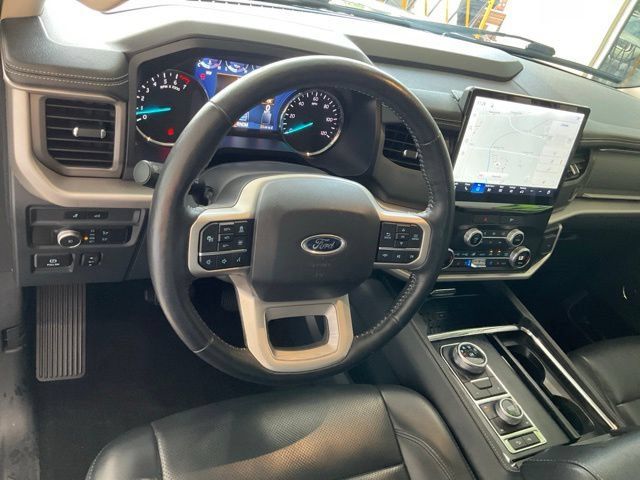 Used 2022 Ford Expedition XLT AWD/4WD image 7