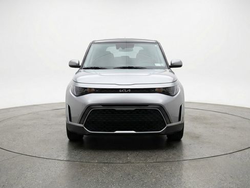 Used 2025 Kia Soul LX w/ LX Technology Package FWD image 2