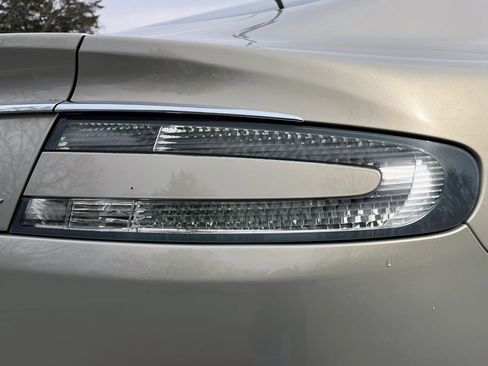 Used 2011 Aston Martin Rapide Luxe image 16