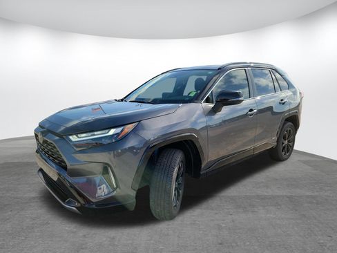Used 2025 Toyota RAV4 XSE AWD/4WD image 3