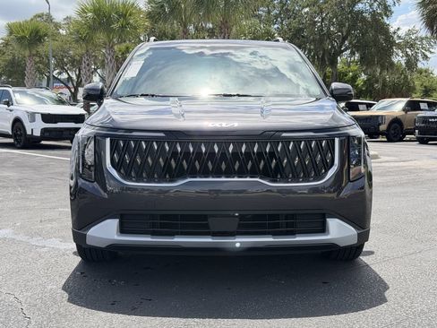 New 2027 Kia Carnival EX FWD image 9