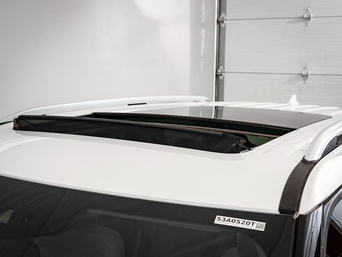 Used 2021 Ford Explorer Limited w/ Equipment Group 301A image 14