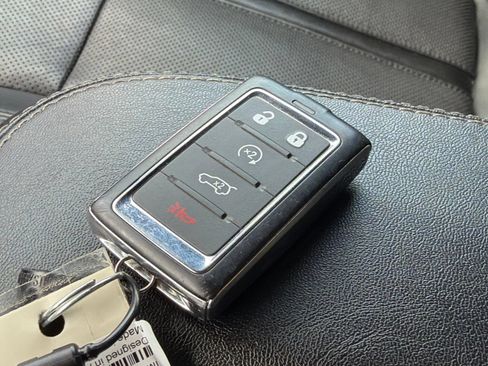 Used 2024 Jeep Wagoneer Series II AWD/4WD image 29