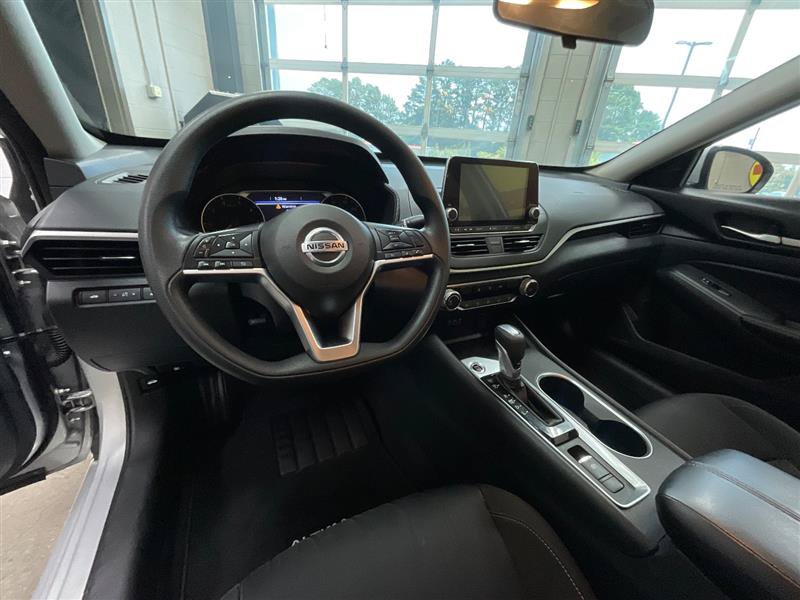 Used 2022 Nissan Altima 2.5 SV AWD/4WD image 12