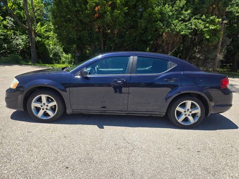 Used 2012 Dodge Avenger SXT FWD image 4