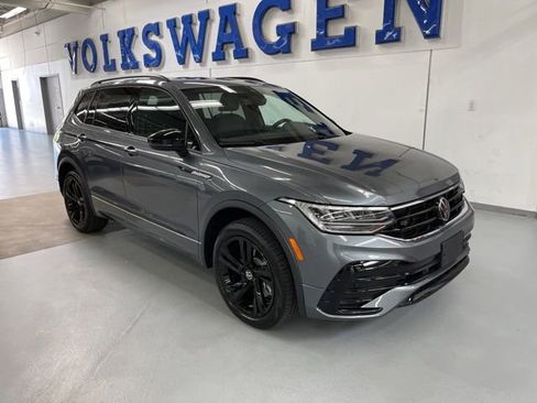 Used 2024 Volkswagen Tiguan SE R-Line AWD/4WD image 5