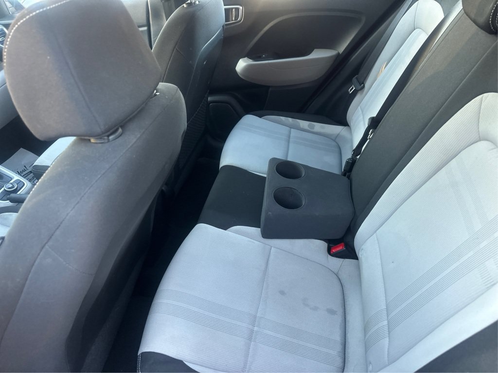 Used 2022 Hyundai Venue SEL FWD image 12