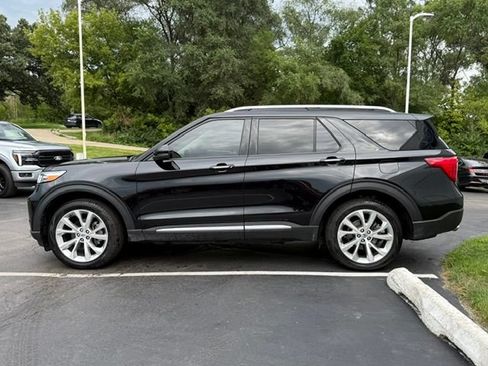 Certified 2023 Ford Explorer Platinum w/ Technology Package AWD/4WD image 4
