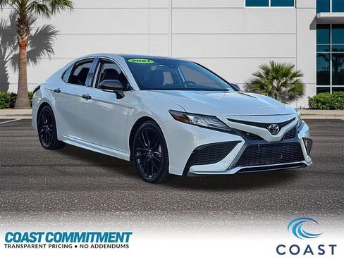 Used 2021 Toyota Camry XSE FWD image 3