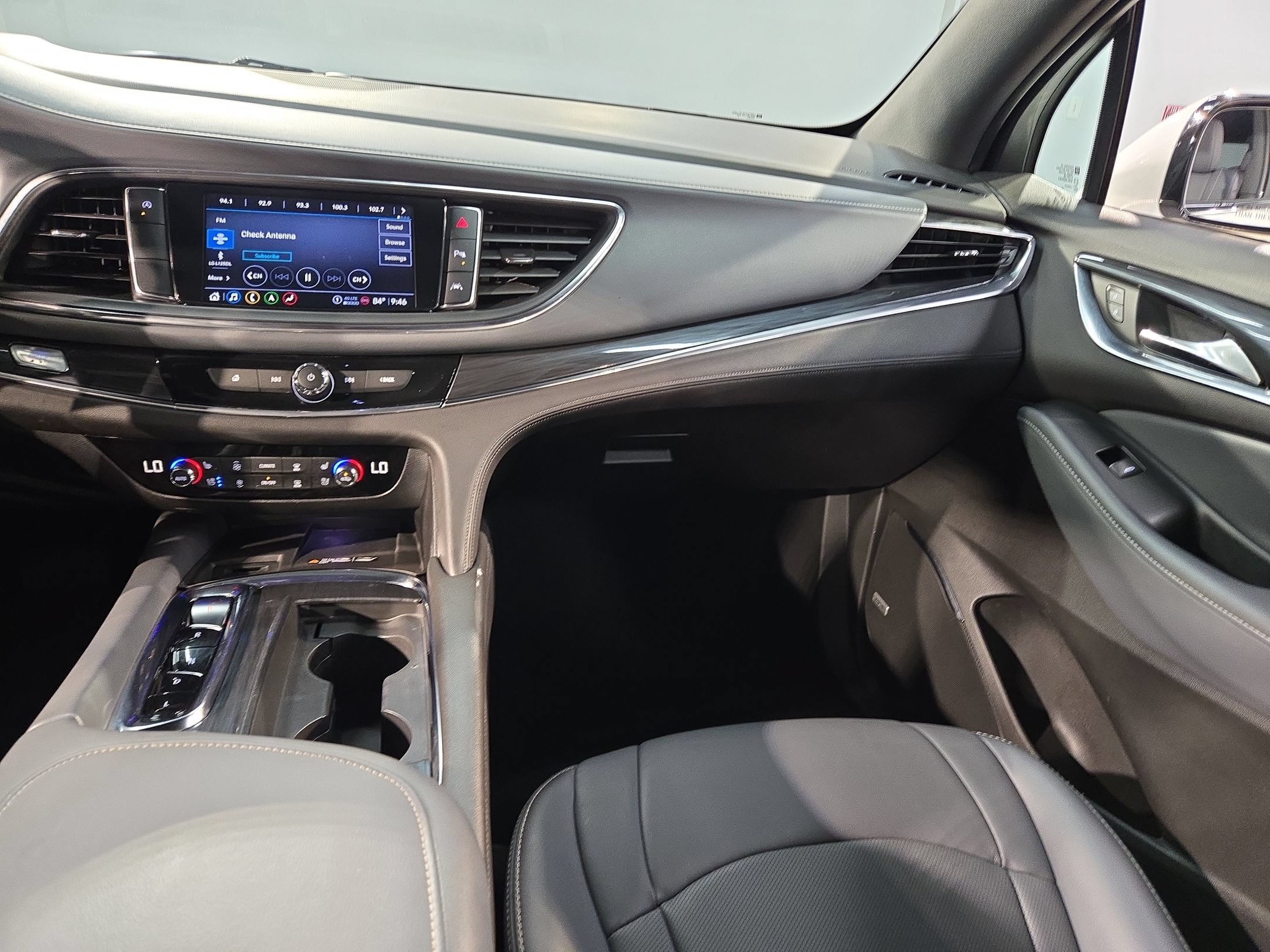 Used 2024 Buick Enclave Premium FWD image 11
