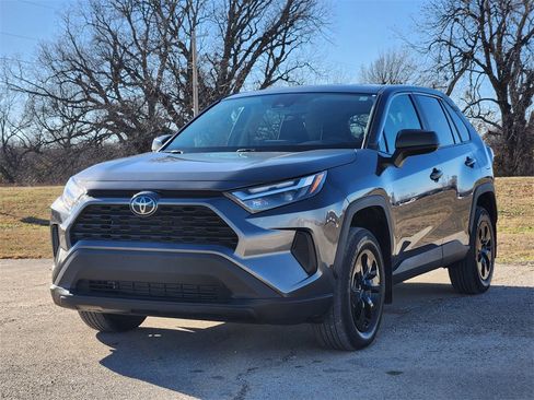 Used 2023 Toyota RAV4 LE image 3