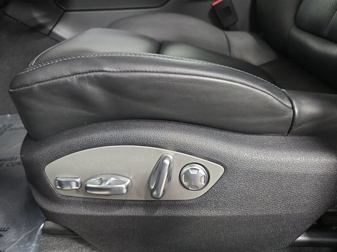 Certified 2026 Porsche Macan AWD/4WD image 23