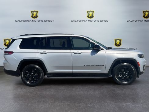 Used 2024 Jeep Grand Cherokee L Laredo AWD/4WD image 4
