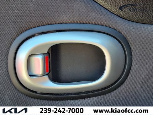 Used 2018 Kia Soul w/ Convenience Package FWD image 16