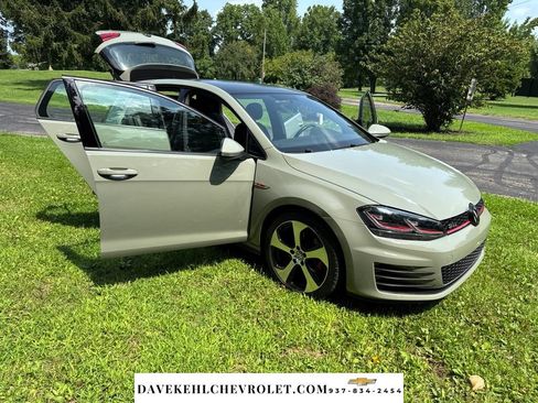 Used 2017 Volkswagen Golf 4-Door FWD image 35
