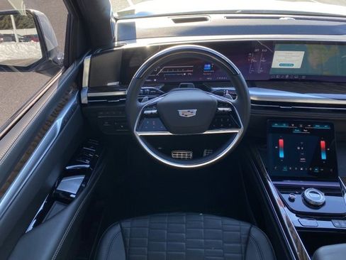 Used 2025 Cadillac Escalade ESV Sport Platinum w/ LPO, ONYX Package image 29