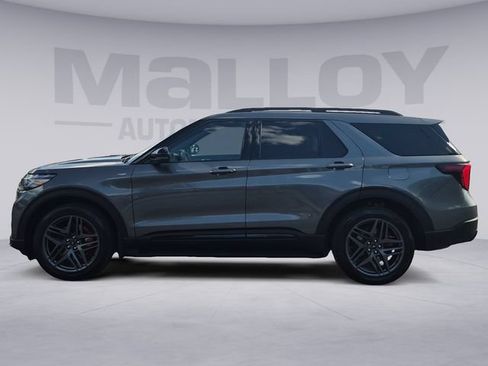 Used 2025 Ford Explorer ST-Line w/ Premium Package AWD/4WD image 2