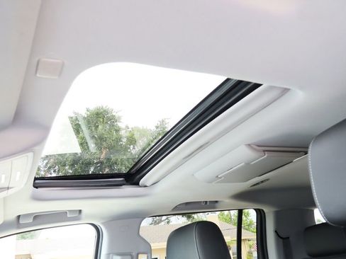 Used 2018 GMC Yukon XL SLT w/ Premium Edition RWD image 24
