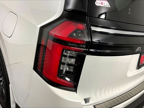 Certified 2025 Nissan Armada SL AWD/4WD image 23