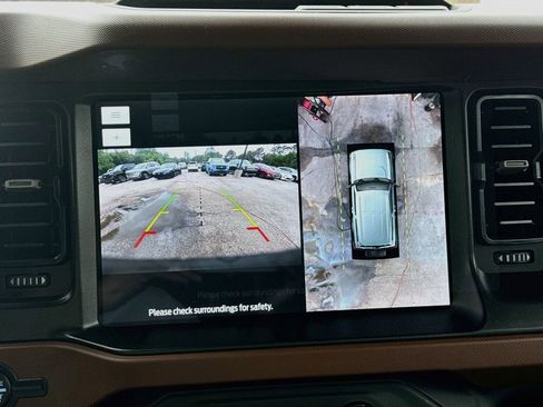 Used 2024 Ford Bronco Outer Banks image 14