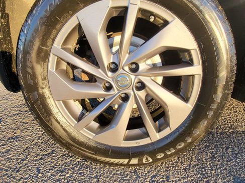 Used 2016 Nissan Rogue SL w/ SL Premium Package image 28