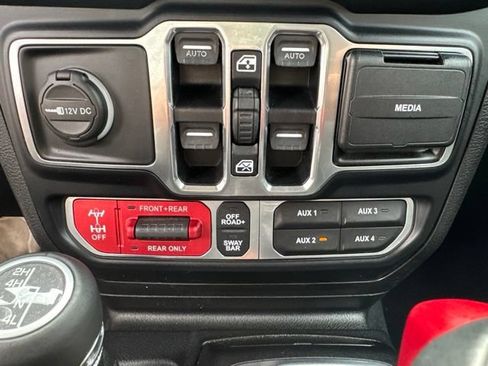 Used 2020 Jeep Gladiator Rubicon AWD/4WD image 20