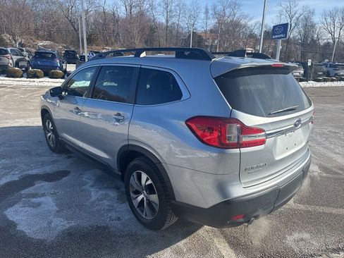 Used 2022 Subaru Ascent Premium w/ Convenience Package image 4