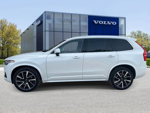 Certified 2022 Volvo XC90 T6 Momentum w/ Climate Package image 7