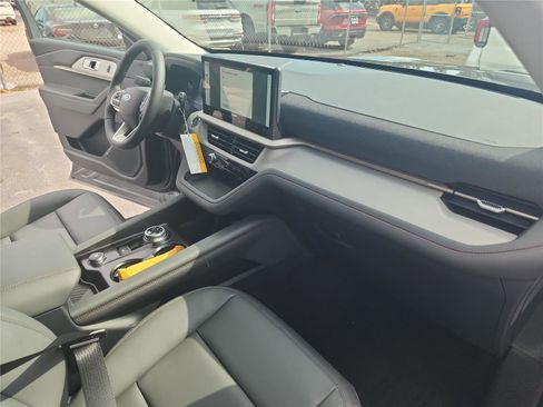 New 2026 Ford Explorer Active w/ Active Comfort Package image 23